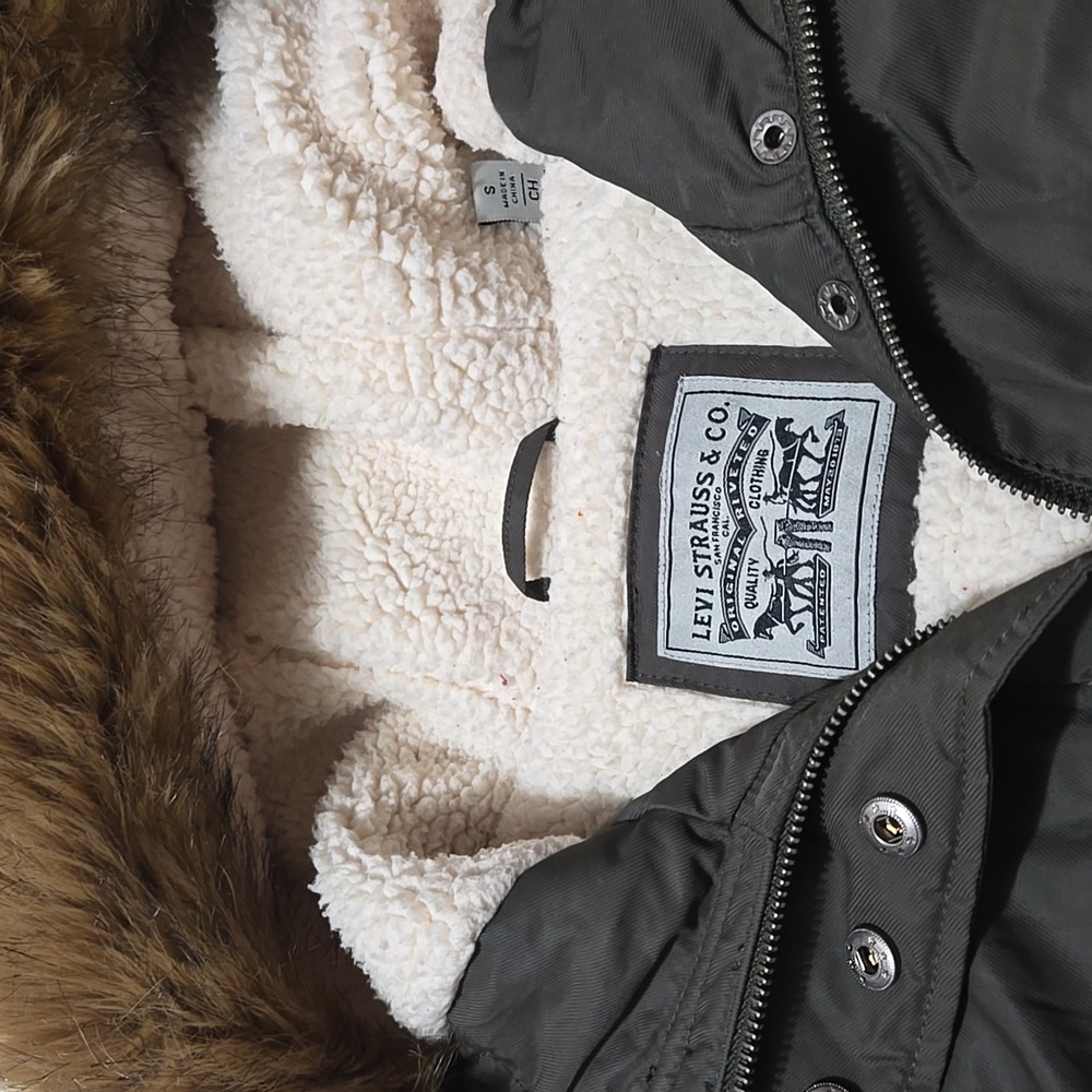 Levis winter jacket - Picture 3 of 8